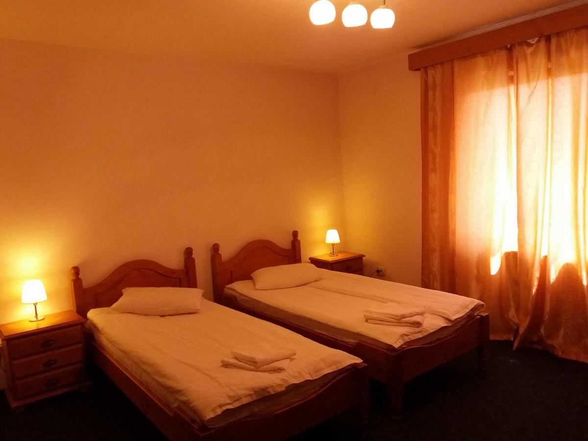Hotel Maier ฮูเนโดอารา ภายนอก รูปภาพ
